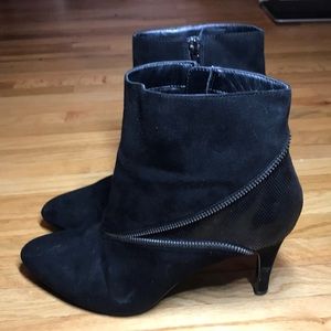 Coach and Four Zipper black shoes